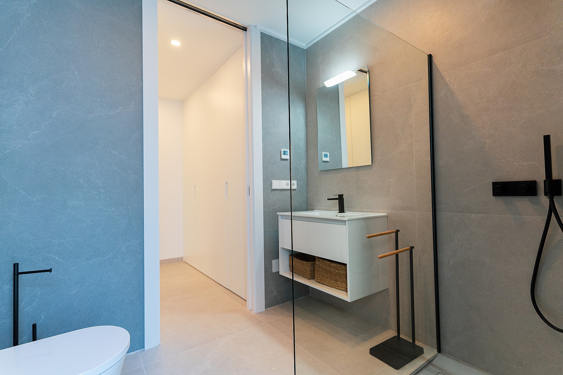 Resale - 4 Bedroom 4 Bathroom Villa in Rojales - - Alicante Resale - 4 Bedroom 4 Bathroom Villa in Rojales - - Alicante