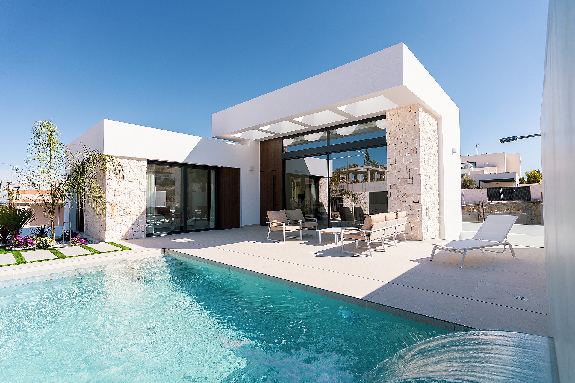 Resale - 4 Bedroom 4 Bathroom Villa in Rojales - - Alicante Resale - 4 Bedroom 4 Bathroom Villa in Rojales - - Alicante