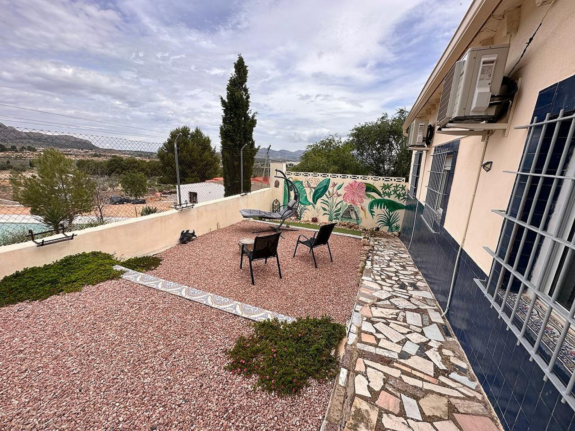 Resale - 5 Bedroom 2 Bathroom Villa in Sax - - Alicante Resale - 5 Bedroom 2 Bathroom Villa in Sax - - Alicante