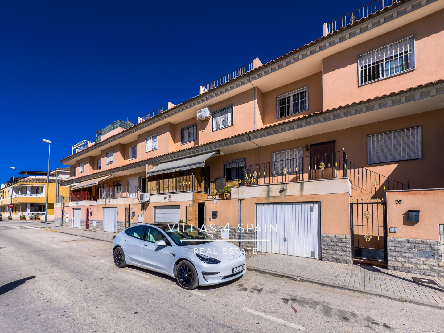 3 bed 2 bath townhouse with large garage in Cox, Orihuela