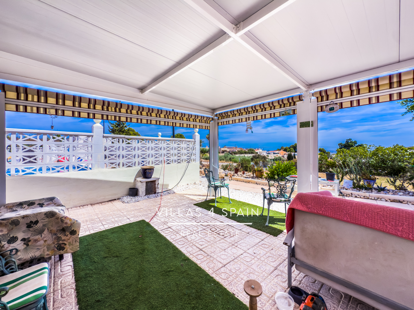Resale - 3 Bedroom Villa with Private Pool in Albatera - Crevillente - Cam. la Roca - Alicante Resale - 3 Bedroom Villa with Private Pool in Albatera - Crevillente - Cam. la Roca - Alicante