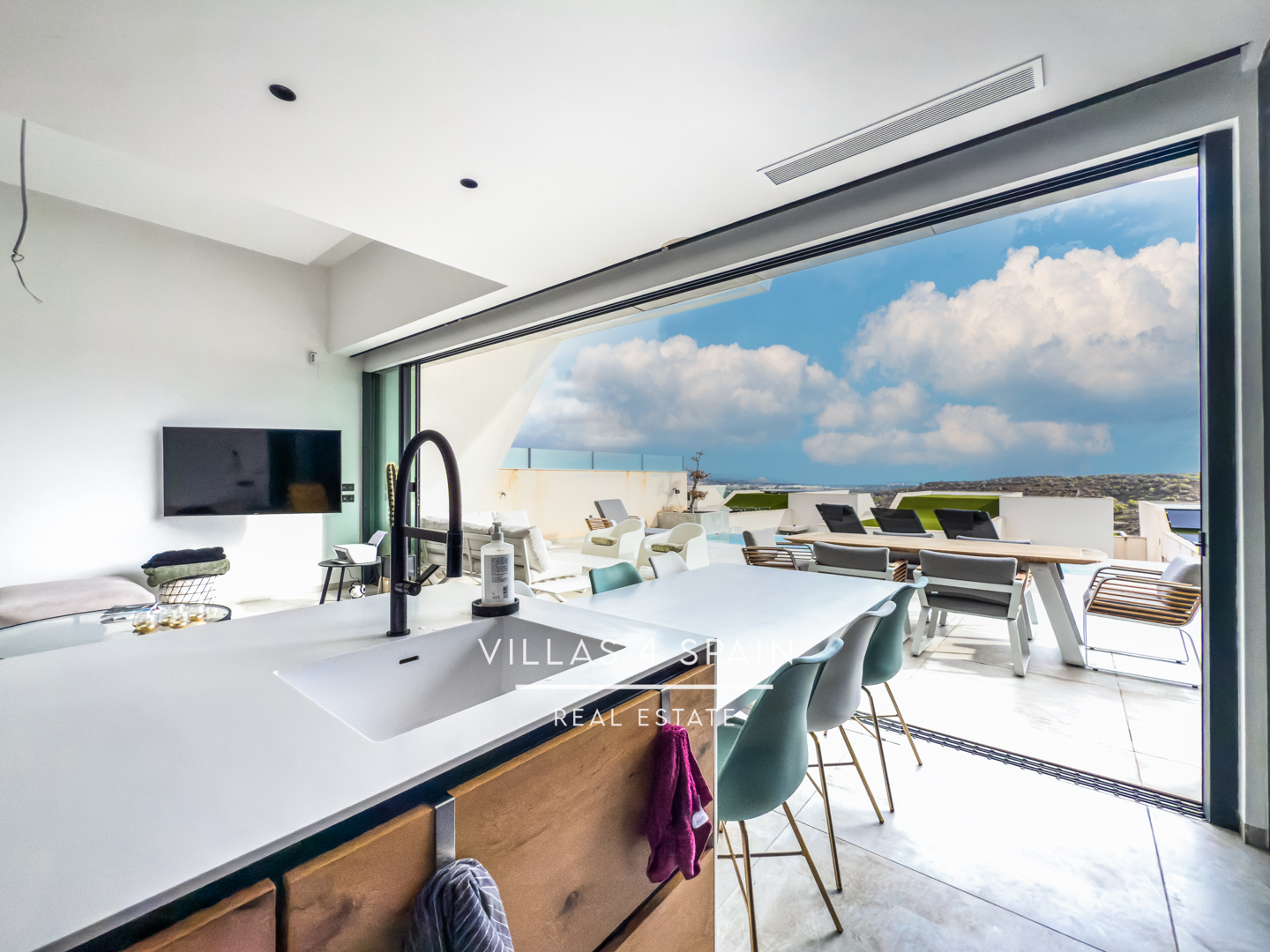 Resale - 4 bed 5 bath villa with private pool in Ciudad Quesada with sea views - av. del recorral - Alicante Resale - 4 bed 5 bath villa with private pool in Ciudad Quesada with sea views - av. del recorral - Alicante