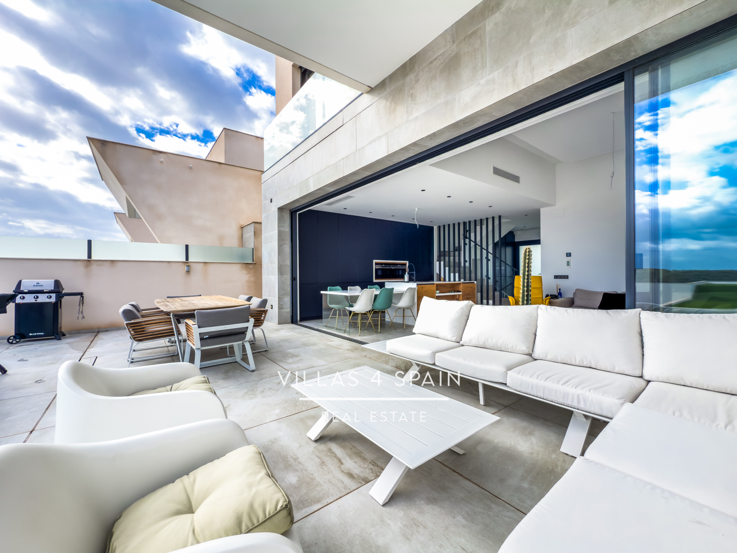 Resale - 4 bed 5 bath villa with private pool in Ciudad Quesada with sea views - av. del recorral - Alicante Resale - 4 bed 5 bath villa with private pool in Ciudad Quesada with sea views - av. del recorral - Alicante