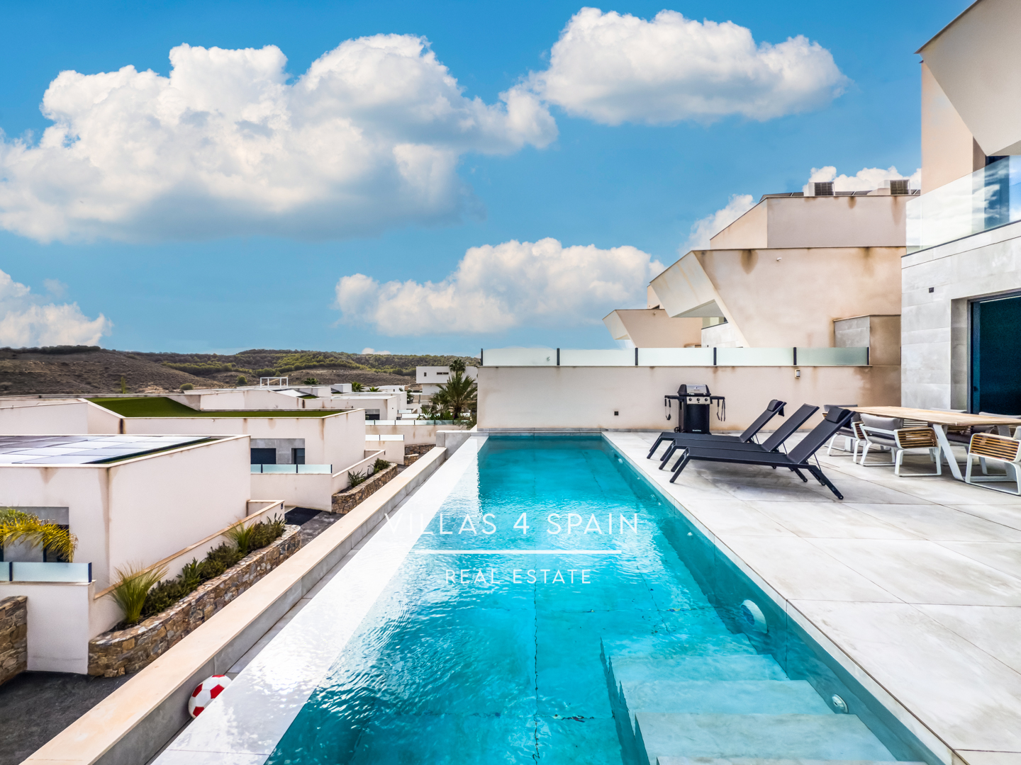 Resale - 4 bed 5 bath villa with private pool in Ciudad Quesada with sea views - av. del recorral - Alicante Resale - 4 bed 5 bath villa with private pool in Ciudad Quesada with sea views - av. del recorral - Alicante