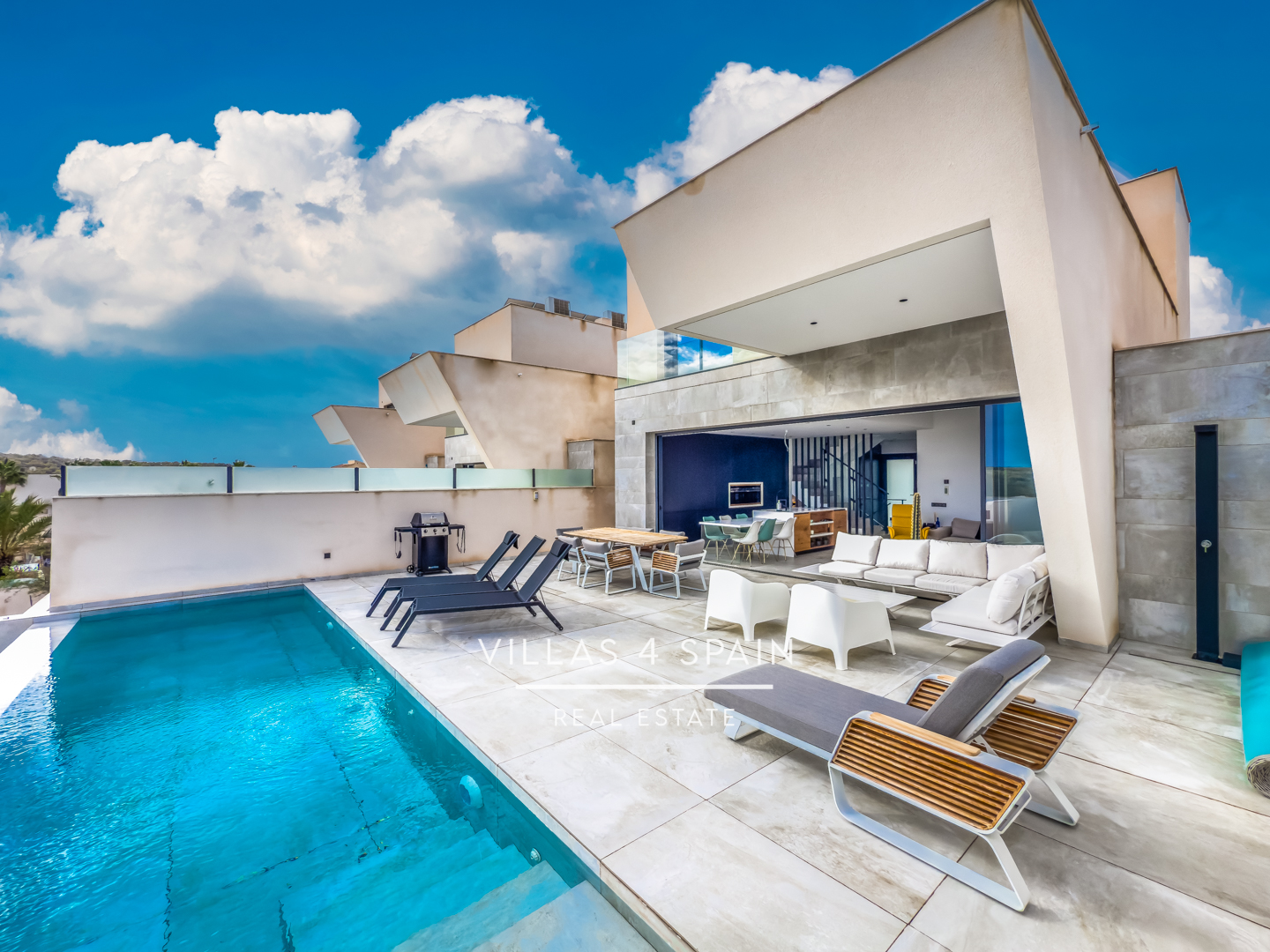 Resale - 4 bed 5 bath villa with private pool in Ciudad Quesada with sea views - av. del recorral - Alicante Resale - 4 bed 5 bath villa with private pool in Ciudad Quesada with sea views - av. del recorral - Alicante