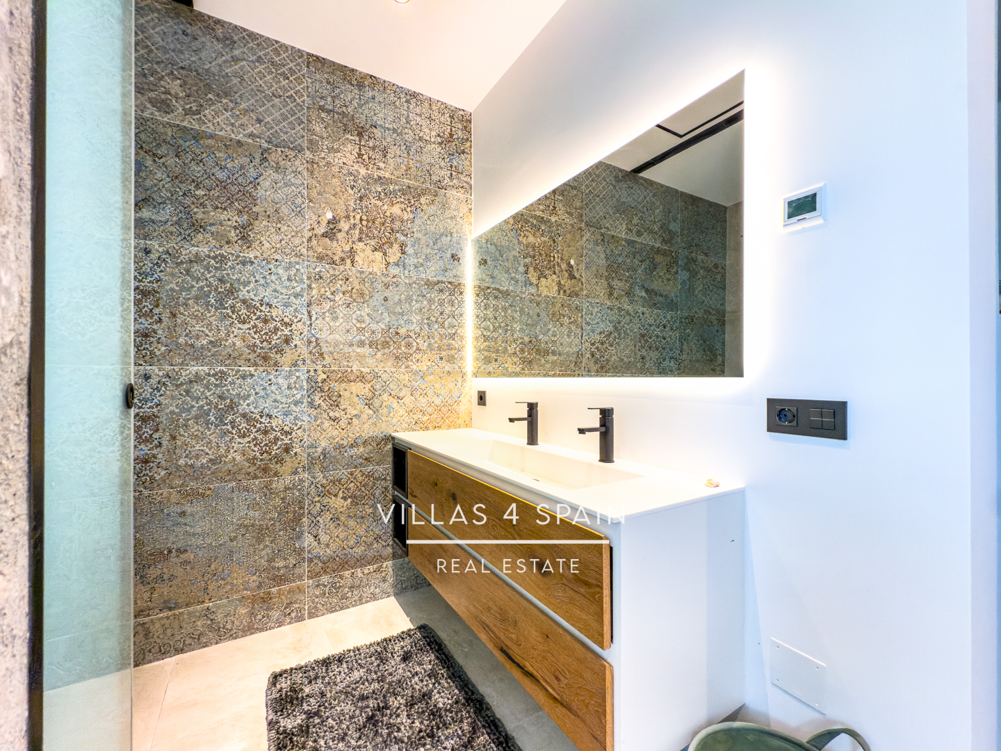 Resale - 4 bed 5 bath villa with private pool in Ciudad Quesada with sea views - av. del recorral - Alicante Resale - 4 bed 5 bath villa with private pool in Ciudad Quesada with sea views - av. del recorral - Alicante