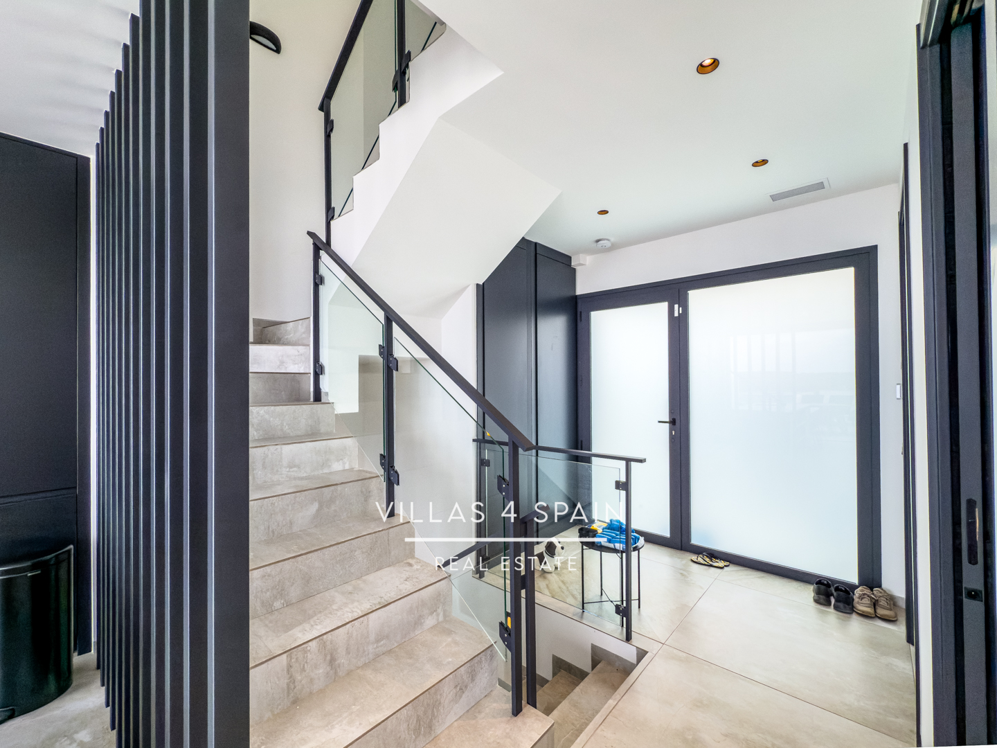 Resale - 4 bed 5 bath villa with private pool in Ciudad Quesada with sea views - av. del recorral - Alicante Resale - 4 bed 5 bath villa with private pool in Ciudad Quesada with sea views - av. del recorral - Alicante
