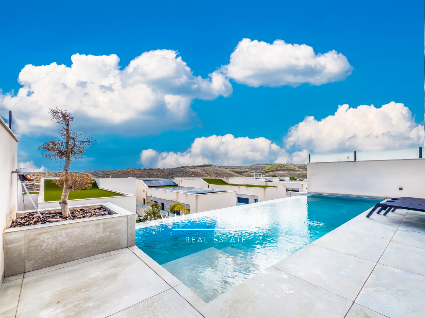 Resale - 4 bed 5 bath villa with private pool in Ciudad Quesada with sea views - av. del recorral - Alicante Resale - 4 bed 5 bath villa with private pool in Ciudad Quesada with sea views - av. del recorral - Alicante