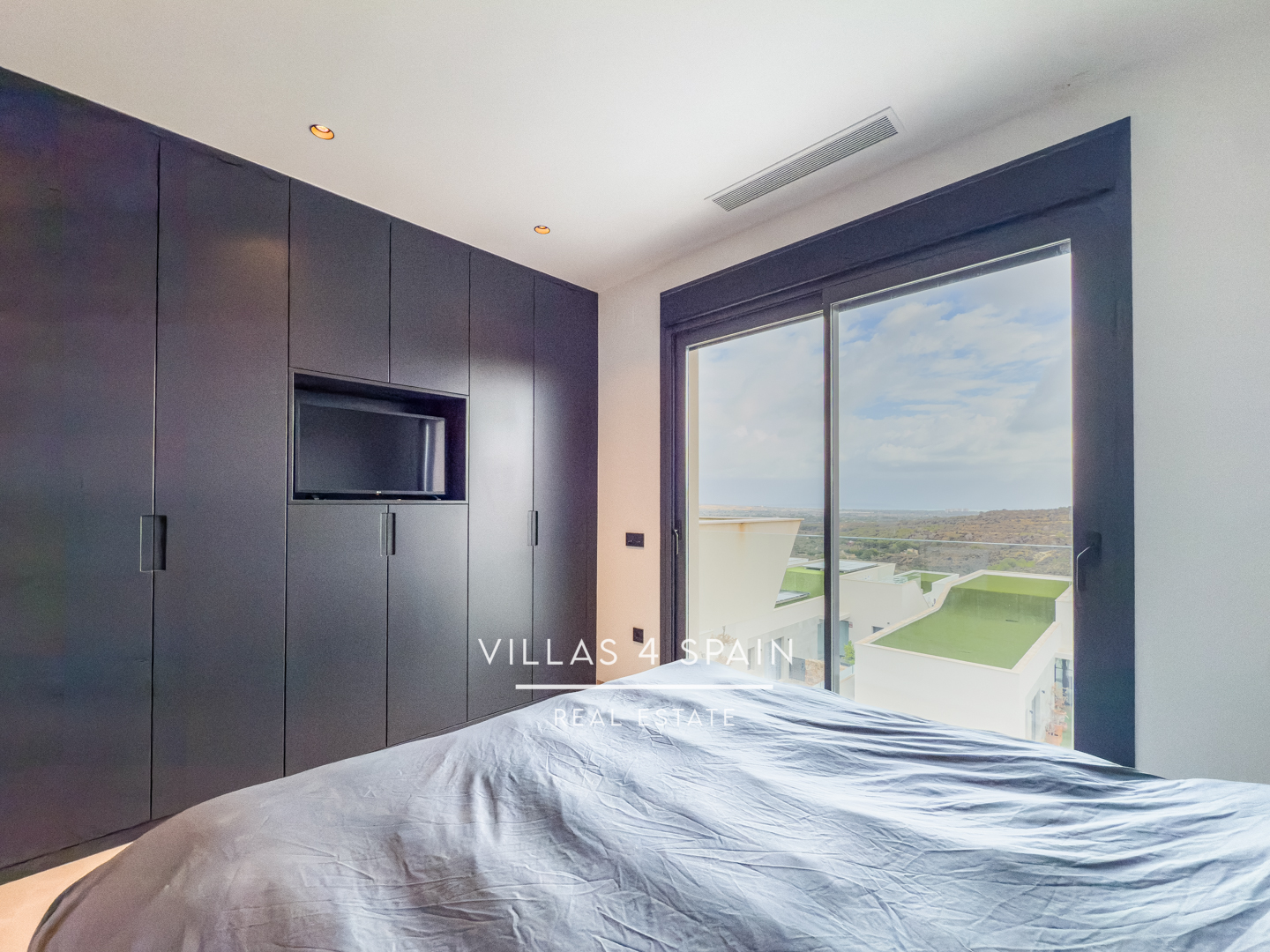 Resale - 4 bed 5 bath villa with private pool in Ciudad Quesada with sea views - av. del recorral - Alicante Resale - 4 bed 5 bath villa with private pool in Ciudad Quesada with sea views - av. del recorral - Alicante