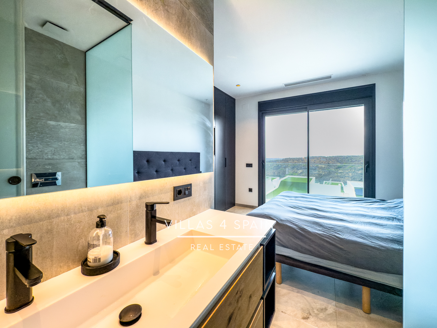 Resale - 4 bed 5 bath villa with private pool in Ciudad Quesada with sea views - av. del recorral - Alicante Resale - 4 bed 5 bath villa with private pool in Ciudad Quesada with sea views - av. del recorral - Alicante