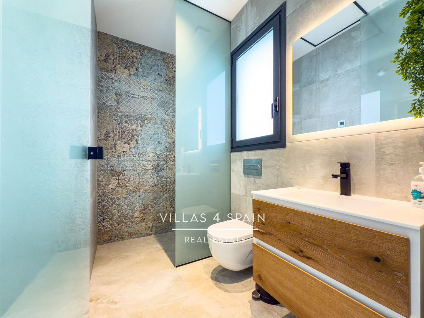 Resale - 4 bed 5 bath villa with private pool in Ciudad Quesada with sea views - av. del recorral - Alicante Resale - 4 bed 5 bath villa with private pool in Ciudad Quesada with sea views - av. del recorral - Alicante
