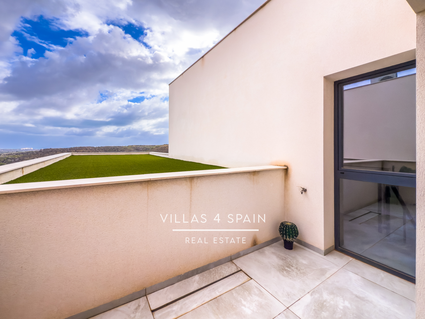 Resale - 4 bed 5 bath villa with private pool in Ciudad Quesada with sea views - av. del recorral - Alicante Resale - 4 bed 5 bath villa with private pool in Ciudad Quesada with sea views - av. del recorral - Alicante