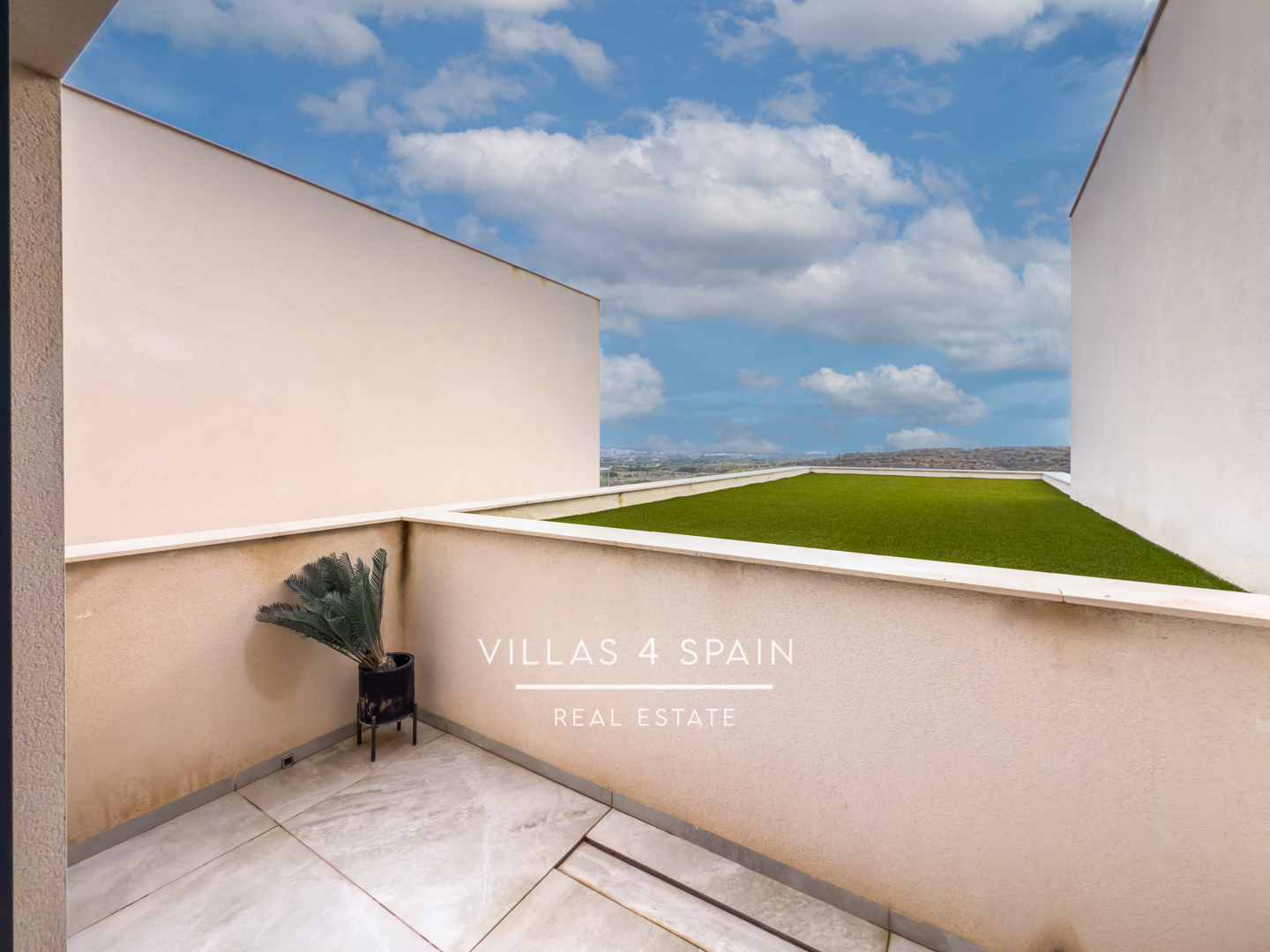 Resale - 4 bed 5 bath villa with private pool in Ciudad Quesada with sea views - av. del recorral - Alicante Resale - 4 bed 5 bath villa with private pool in Ciudad Quesada with sea views - av. del recorral - Alicante