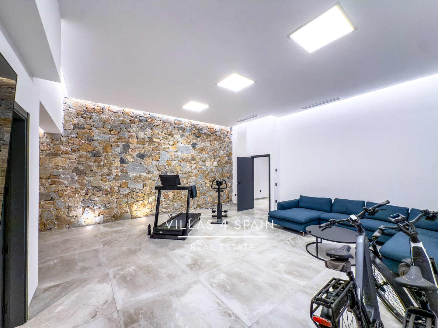 Resale - 4 bed 5 bath villa with private pool in Ciudad Quesada with sea views - av. del recorral - Alicante Resale - 4 bed 5 bath villa with private pool in Ciudad Quesada with sea views - av. del recorral - Alicante