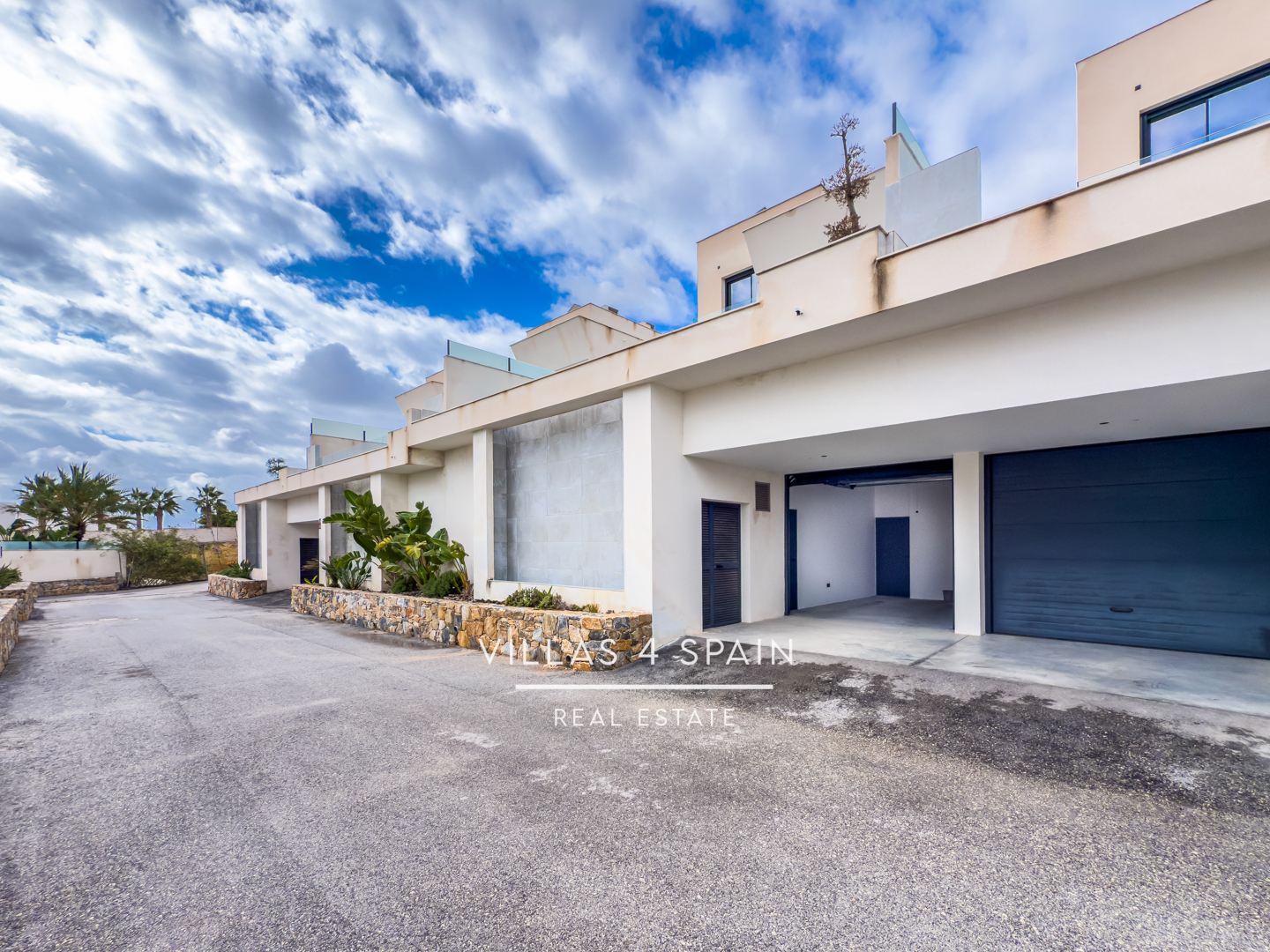 Resale - 4 bed 5 bath villa with private pool in Ciudad Quesada with sea views - av. del recorral - Alicante Resale - 4 bed 5 bath villa with private pool in Ciudad Quesada with sea views - av. del recorral - Alicante