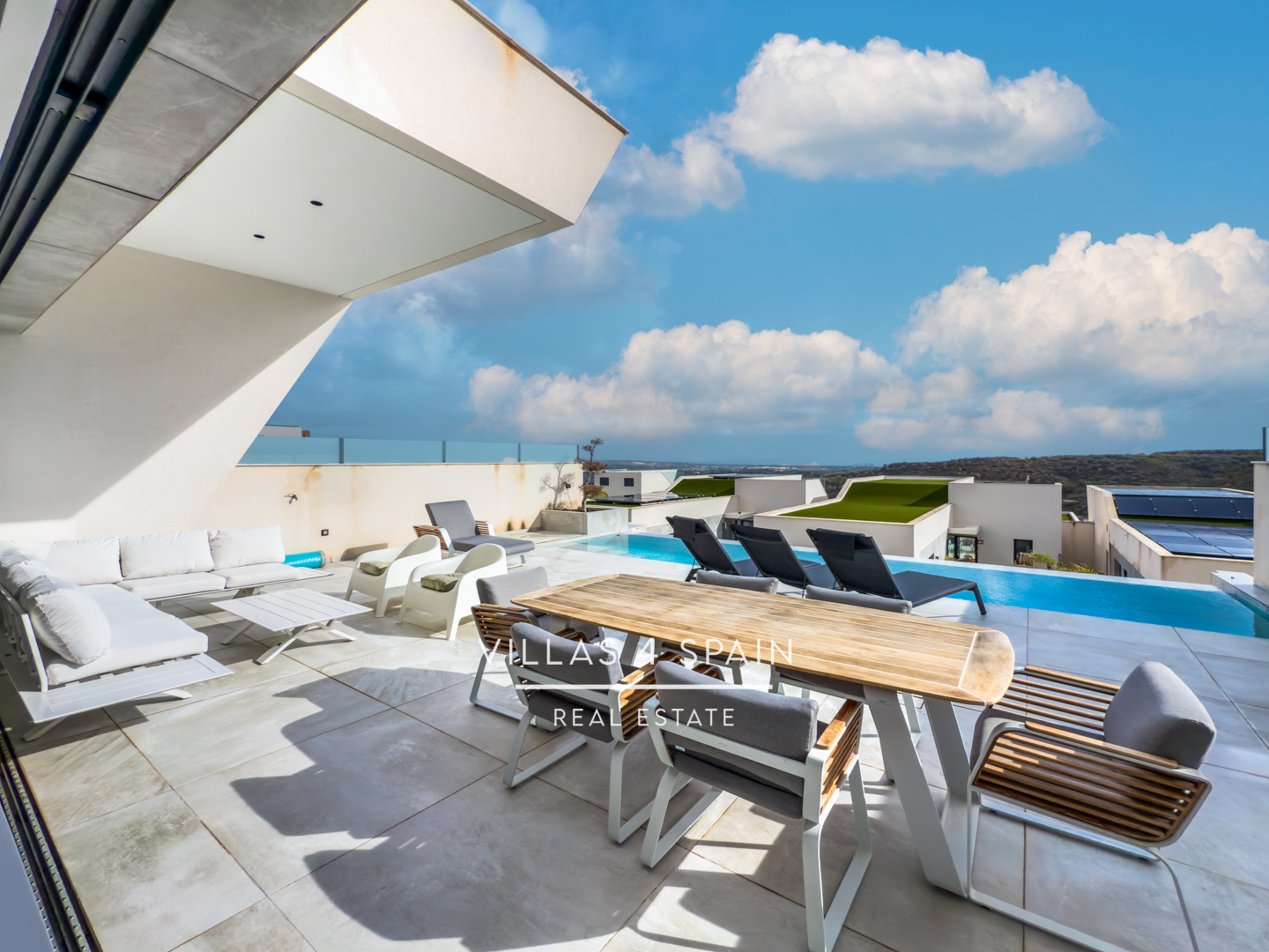 Resale - 4 bed 5 bath villa with private pool in Ciudad Quesada with sea views - av. del recorral - Alicante Resale - 4 bed 5 bath villa with private pool in Ciudad Quesada with sea views - av. del recorral - Alicante