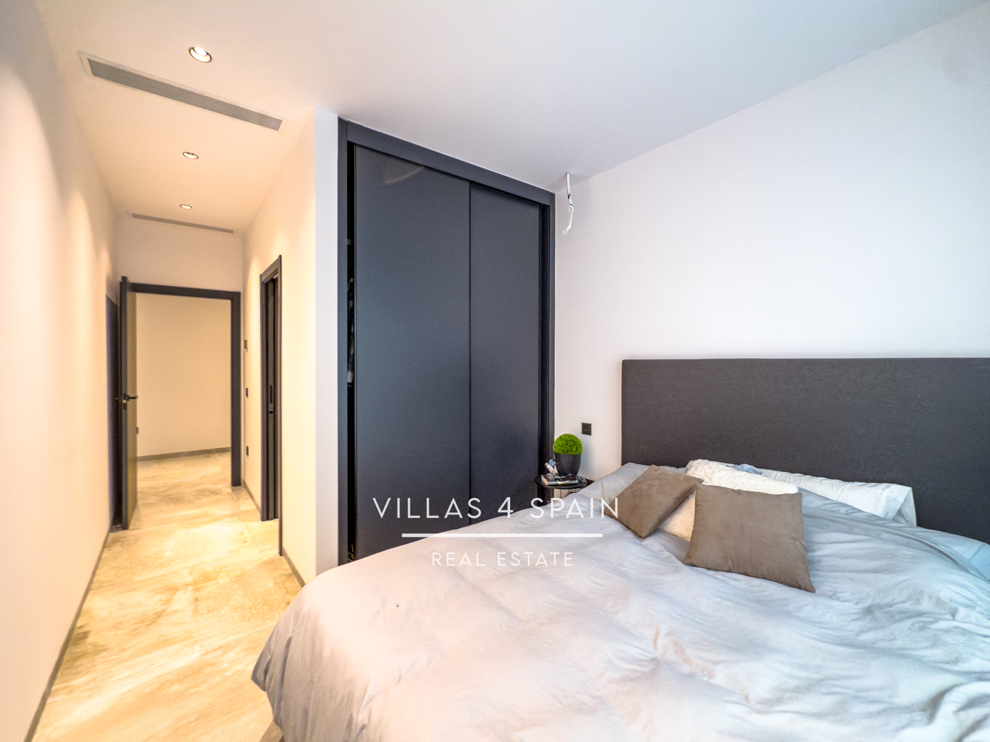Resale - 4 bed 5 bath villa with private pool in Ciudad Quesada with sea views - av. del recorral - Alicante Resale - 4 bed 5 bath villa with private pool in Ciudad Quesada with sea views - av. del recorral - Alicante