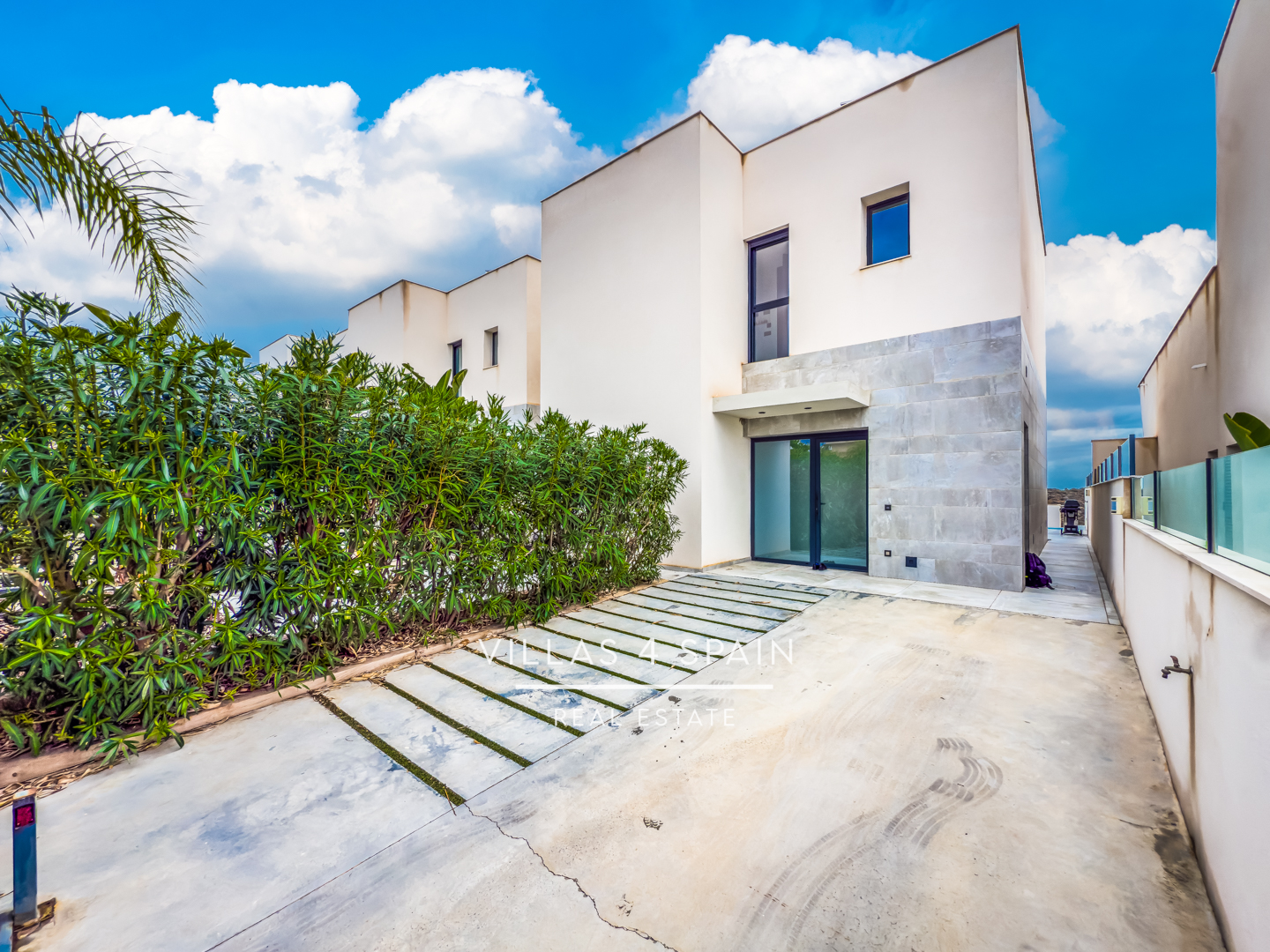 Resale - 4 bed 5 bath villa with private pool in Ciudad Quesada with sea views - av. del recorral - Alicante Resale - 4 bed 5 bath villa with private pool in Ciudad Quesada with sea views - av. del recorral - Alicante