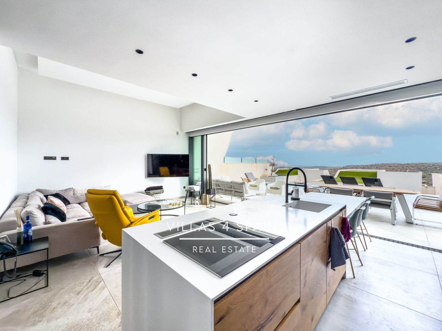 Resale - 4 bed 5 bath villa with private pool in Ciudad Quesada with sea views - av. del recorral - Alicante Resale - 4 bed 5 bath villa with private pool in Ciudad Quesada with sea views - av. del recorral - Alicante