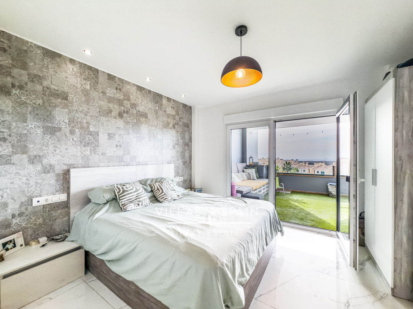 Resale - 2 Bed 2 Bath Sea View Apartment in Campoamor Villamartin with community pool - av. de ibiza  - Alicante Resale - 2 Bed 2 Bath Sea View Apartment in Campoamor Villamartin with community pool - av. de ibiza  - Alicante