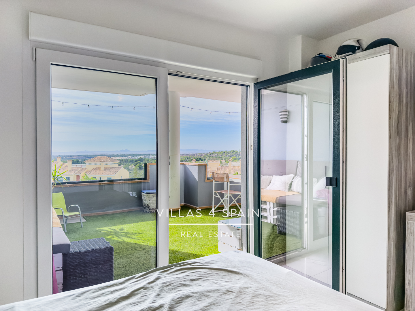 Resale - 2 Bed 2 Bath Sea View Apartment in Campoamor Villamartin with community pool - av. de ibiza  - Alicante Resale - 2 Bed 2 Bath Sea View Apartment in Campoamor Villamartin with community pool - av. de ibiza  - Alicante