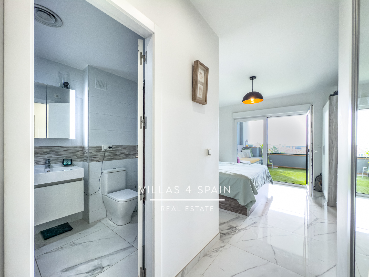Resale - 2 Bed 2 Bath Sea View Apartment in Campoamor Villamartin with community pool - av. de ibiza  - Alicante Resale - 2 Bed 2 Bath Sea View Apartment in Campoamor Villamartin with community pool - av. de ibiza  - Alicante