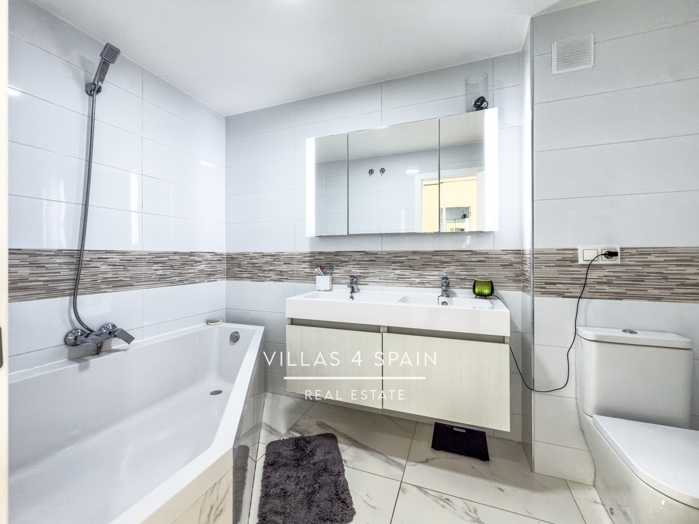 Resale - 2 Bed 2 Bath Sea View Apartment in Campoamor Villamartin with community pool - av. de ibiza  - Alicante Resale - 2 Bed 2 Bath Sea View Apartment in Campoamor Villamartin with community pool - av. de ibiza  - Alicante