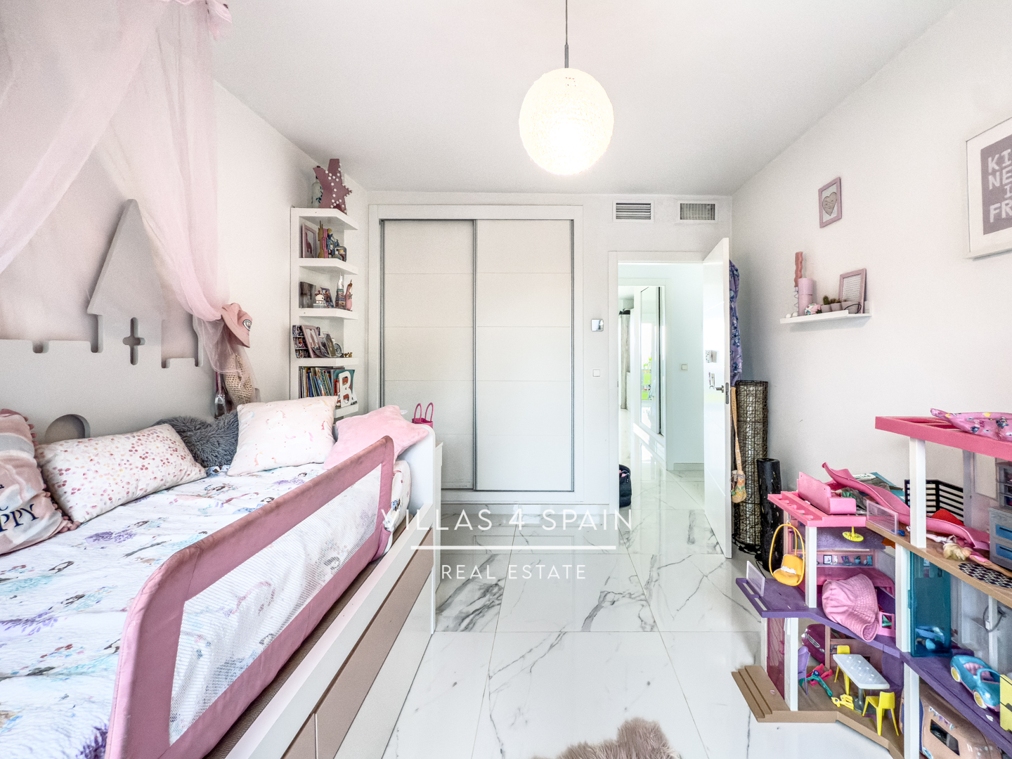 Resale - 2 Bed 2 Bath Sea View Apartment in Campoamor Villamartin with community pool - av. de ibiza  - Alicante Resale - 2 Bed 2 Bath Sea View Apartment in Campoamor Villamartin with community pool - av. de ibiza  - Alicante