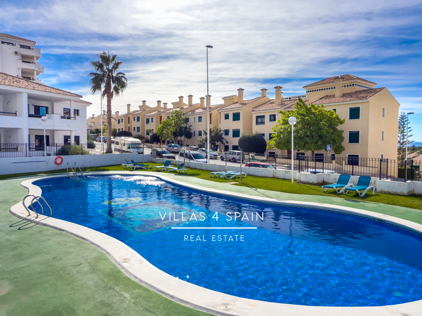 Resale - 2 Bed 2 Bath Sea View Apartment in Campoamor Villamartin with community pool - av. de ibiza  - Alicante Resale - 2 Bed 2 Bath Sea View Apartment in Campoamor Villamartin with community pool - av. de ibiza  - Alicante