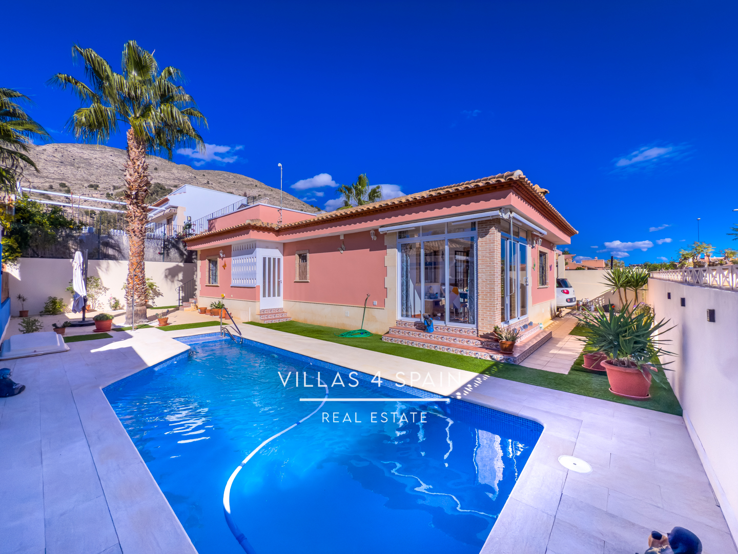 3 Bed 2 Bath Corner Plot Villa with Private Pool and Parking In Las Kalendas Fortuna  