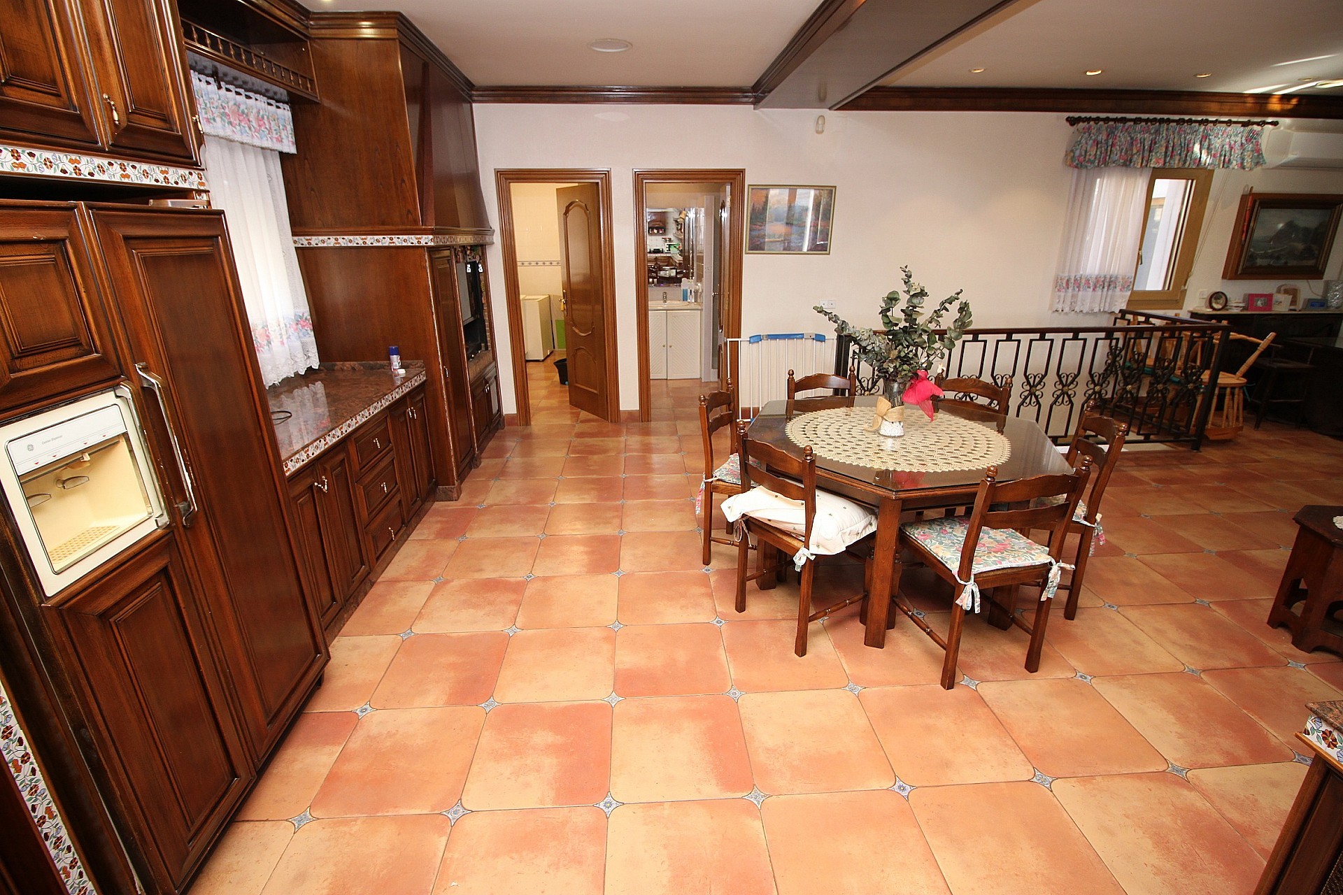 Resale - 4 Bedroom 4 Bathroom Villa in Monovar -  - Alicante