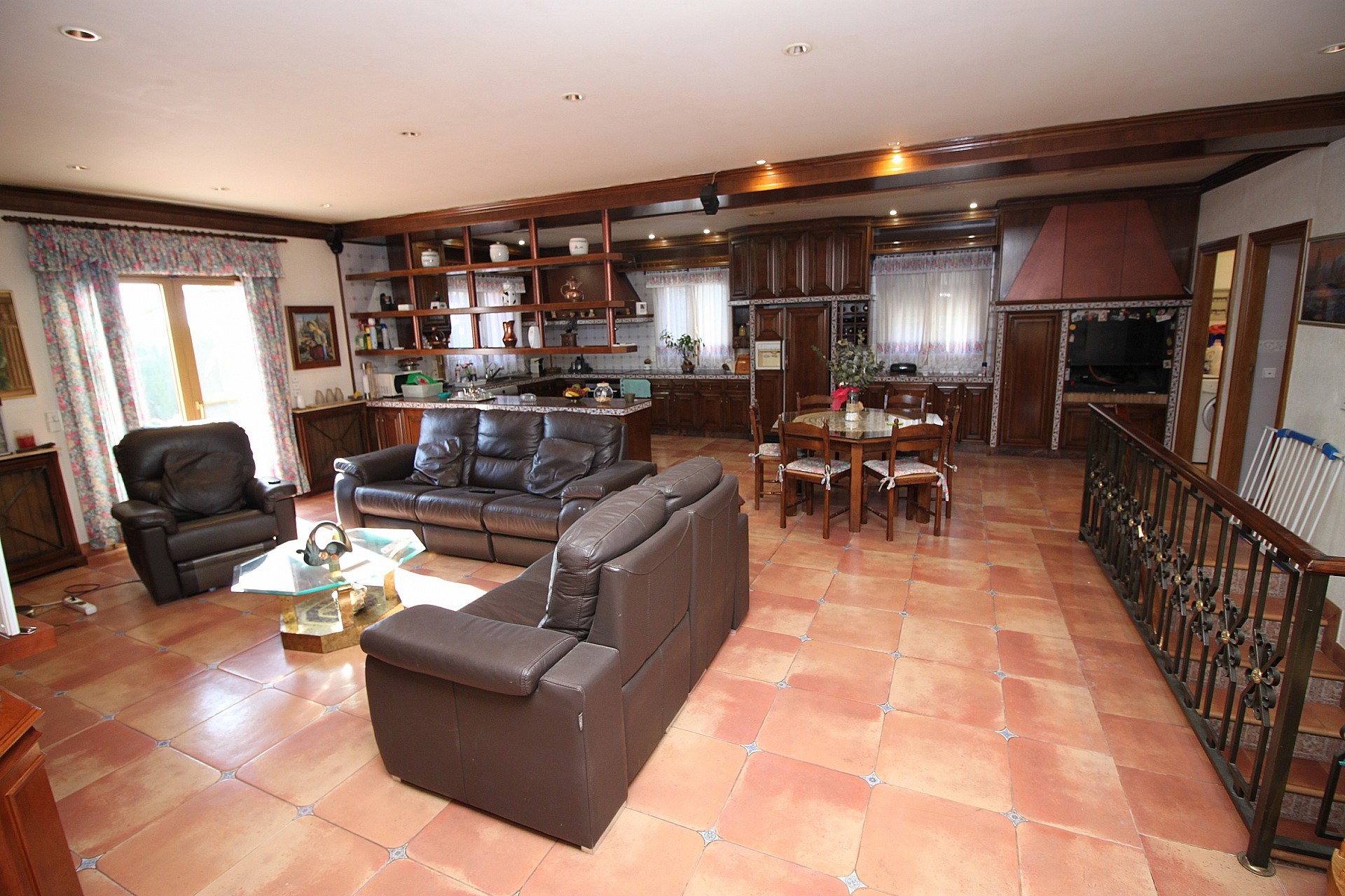 Resale - 4 Bedroom 4 Bathroom Villa in Monovar -  - Alicante