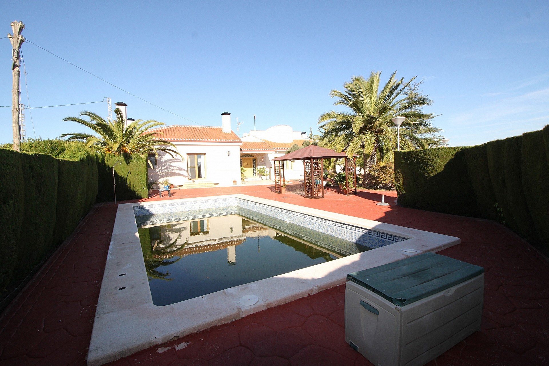 Resale - 4 Bedroom 4 Bathroom Villa in Monovar -  - Alicante