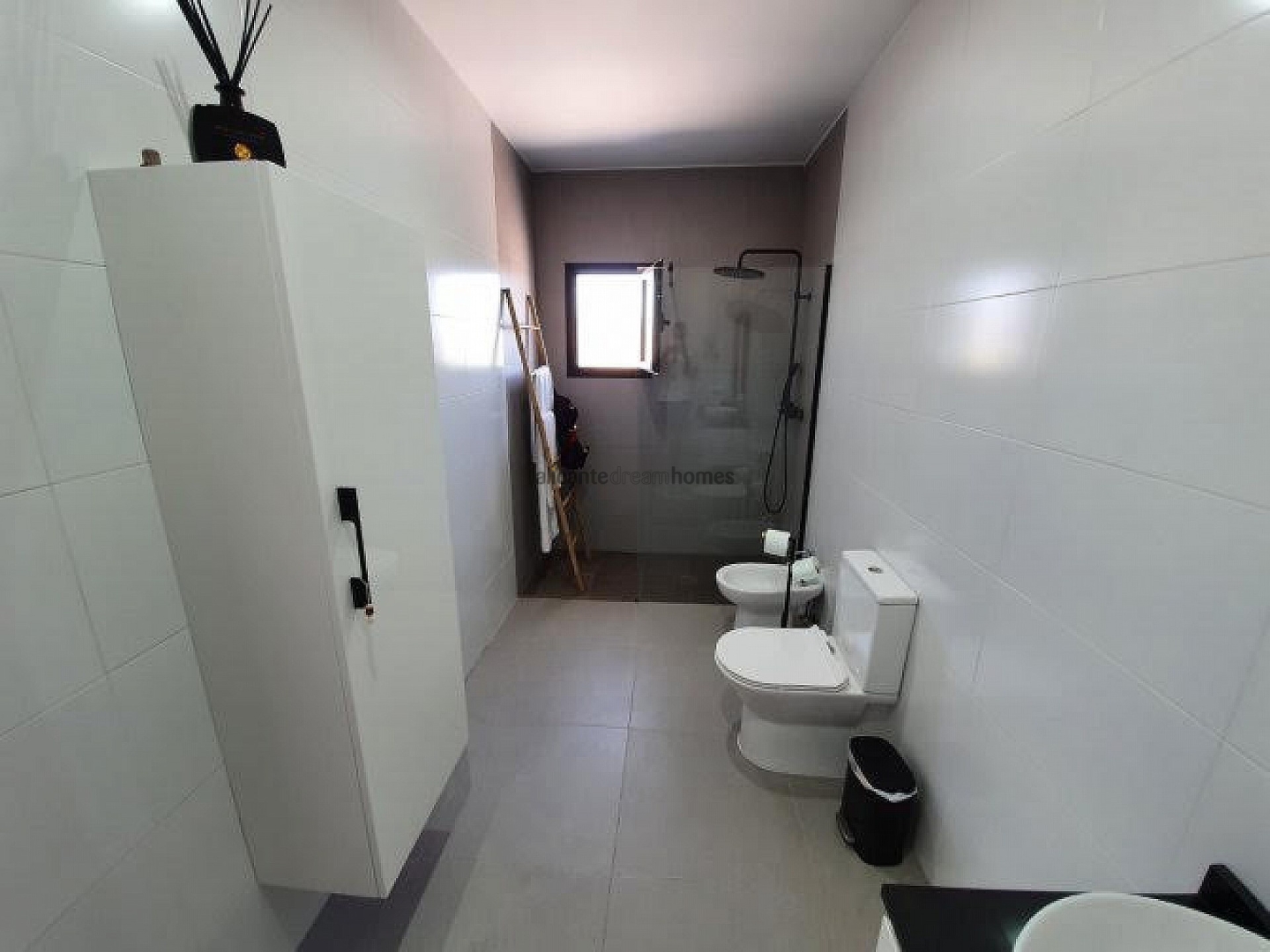 3 Bedroom 3 Bathroom Villa in Pinoso