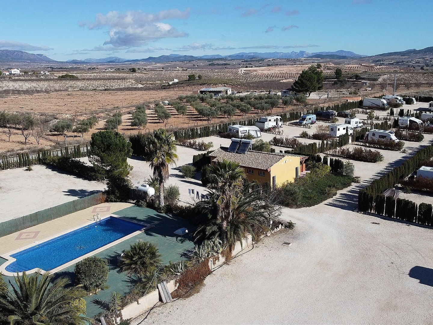 3 Bedroom 1 Bathroom Commercial in Pinoso