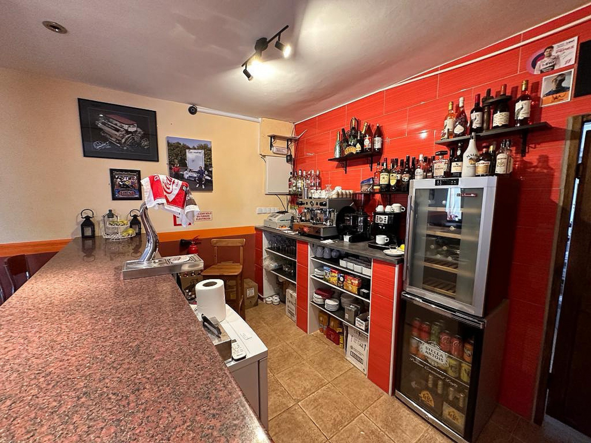 Resale - 3 Bedroom 1 Bathroom Commercial in Pinoso -  - Alicante