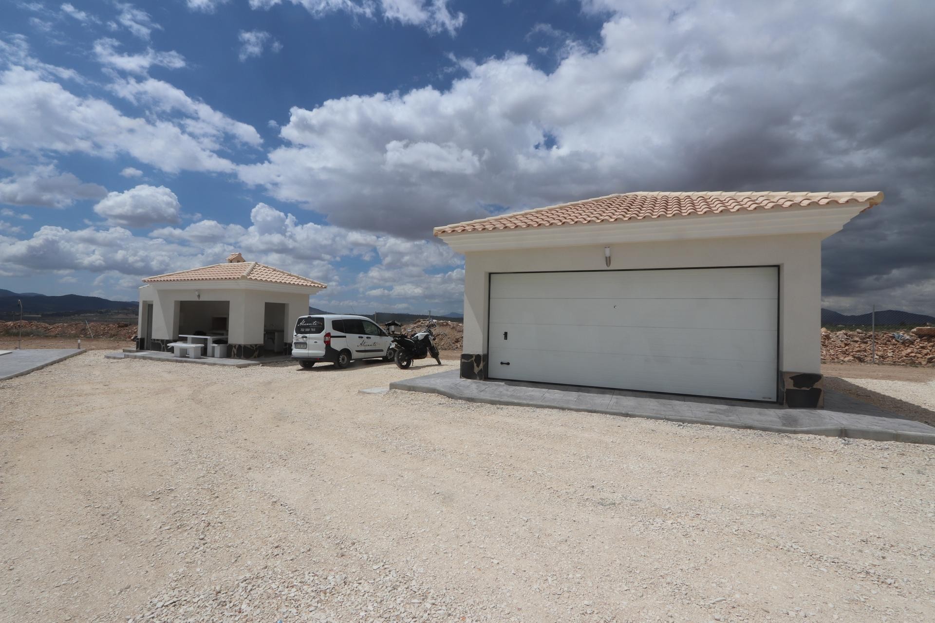 Sold - 4 Bedroom 3 Bathroom Villa in Pinoso -  - Alicante