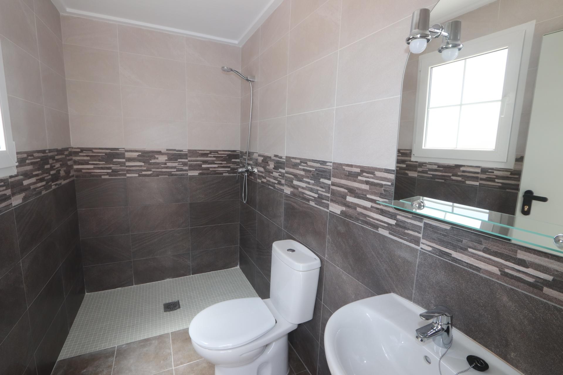 Sold - 4 Bedroom 3 Bathroom Villa in Pinoso -  - Alicante