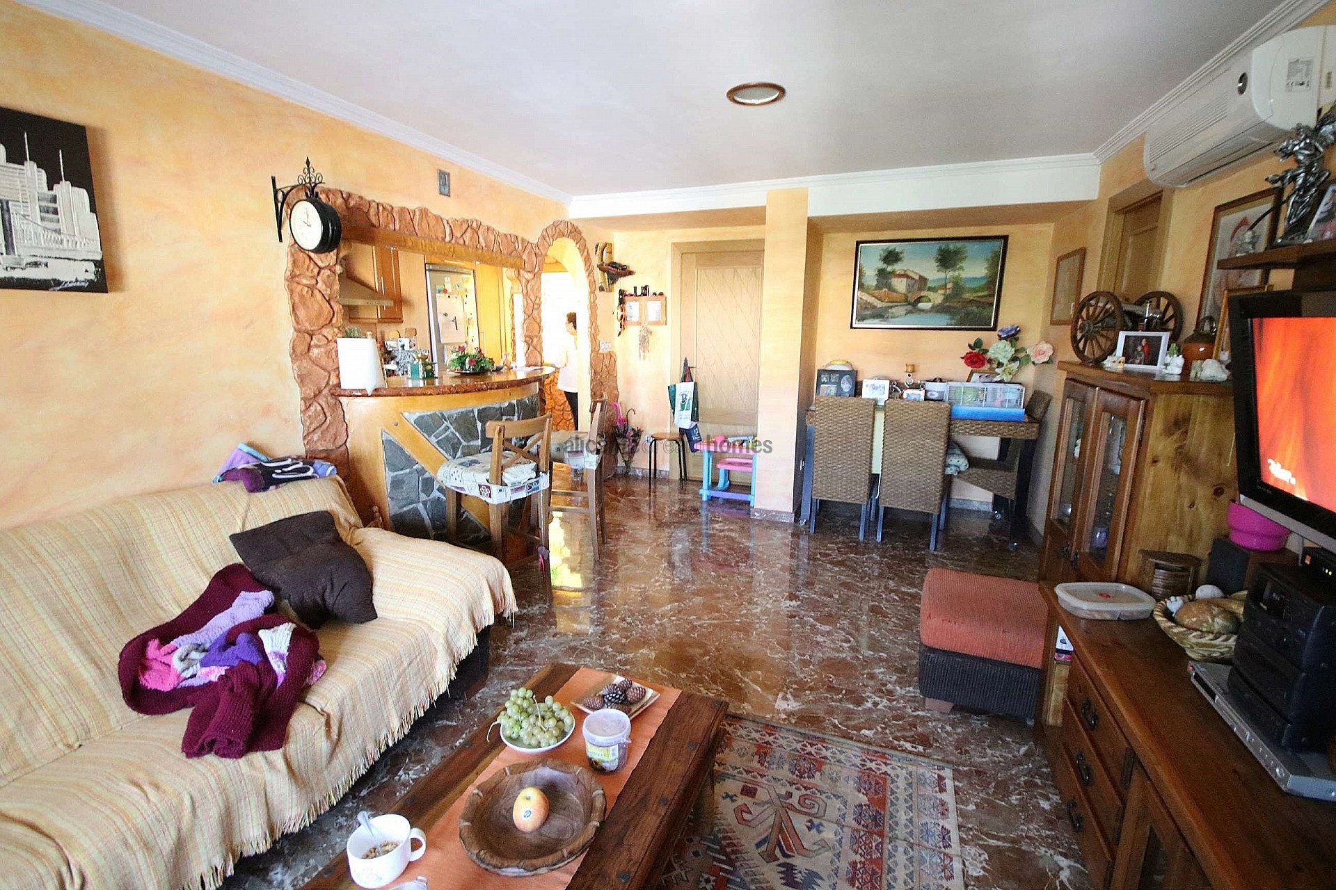 Resale - 9 Bedroom 4 Bathroom Villa in Monóvar -  - Alicante