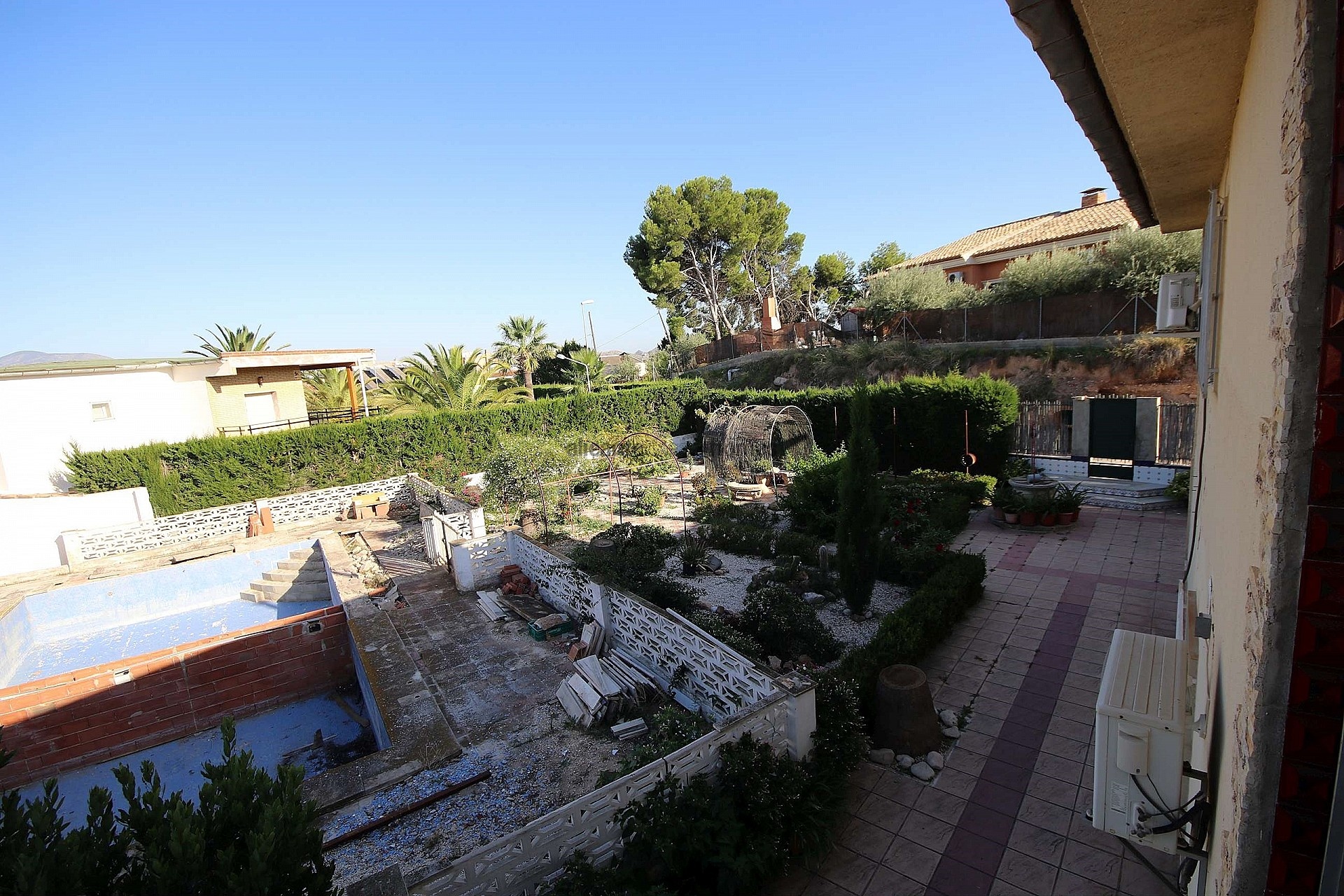 Resale - 9 Bedroom 4 Bathroom Villa in Monóvar -  - Alicante