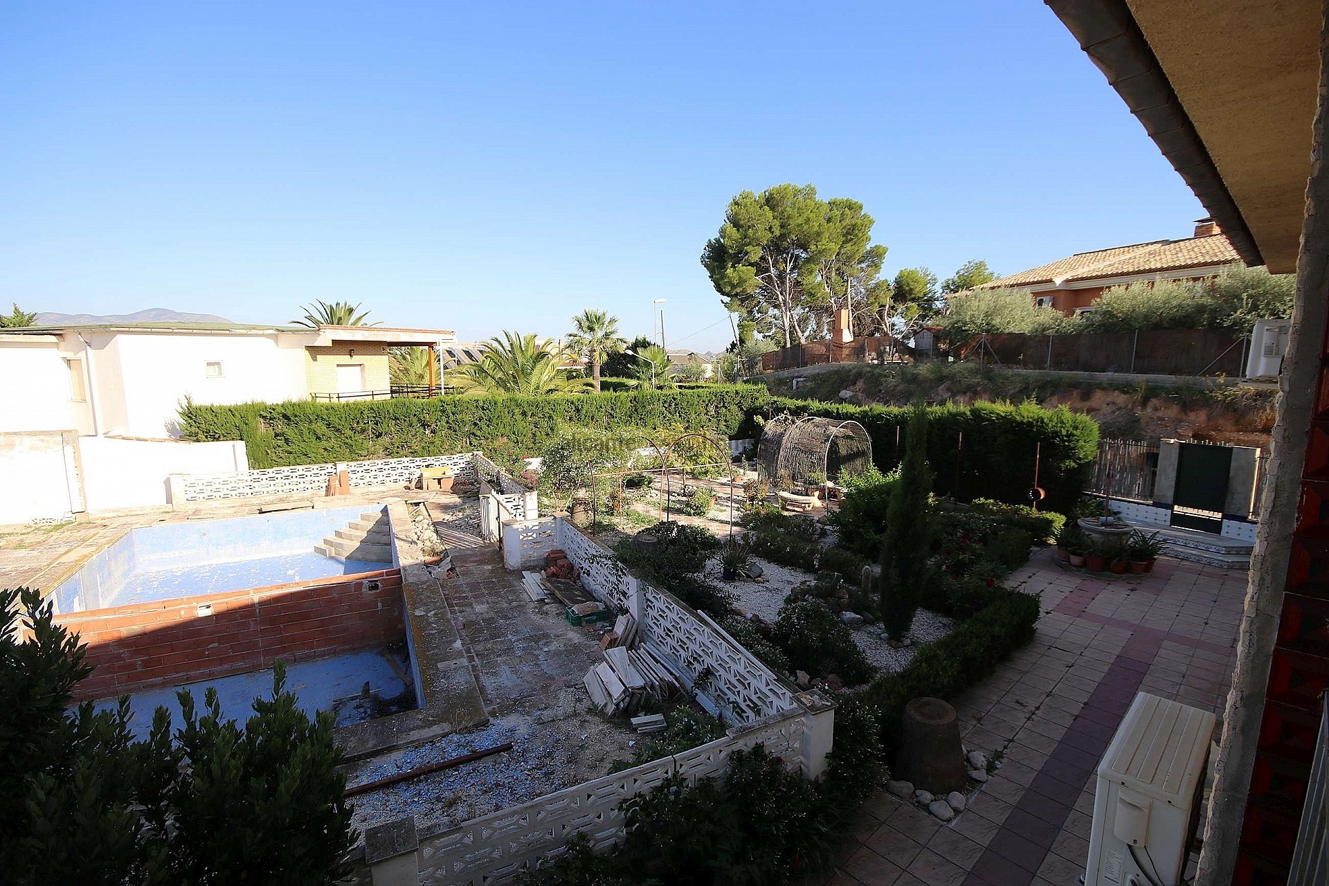 Resale - 9 Bedroom 4 Bathroom Villa in Monóvar -  - Alicante