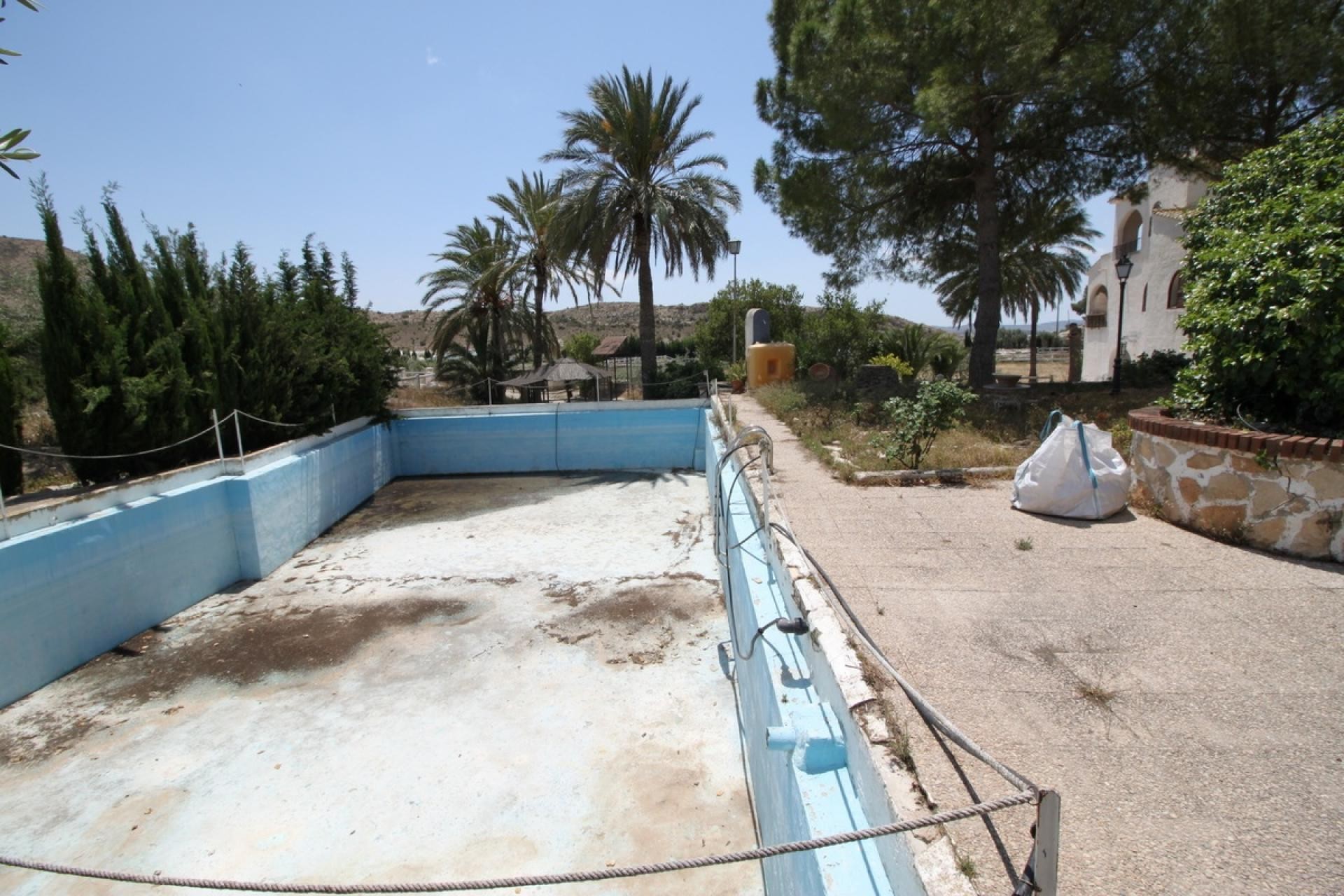 Resale - 5 Bedroom 4 Bathroom Villa in Agost -  - Alicante