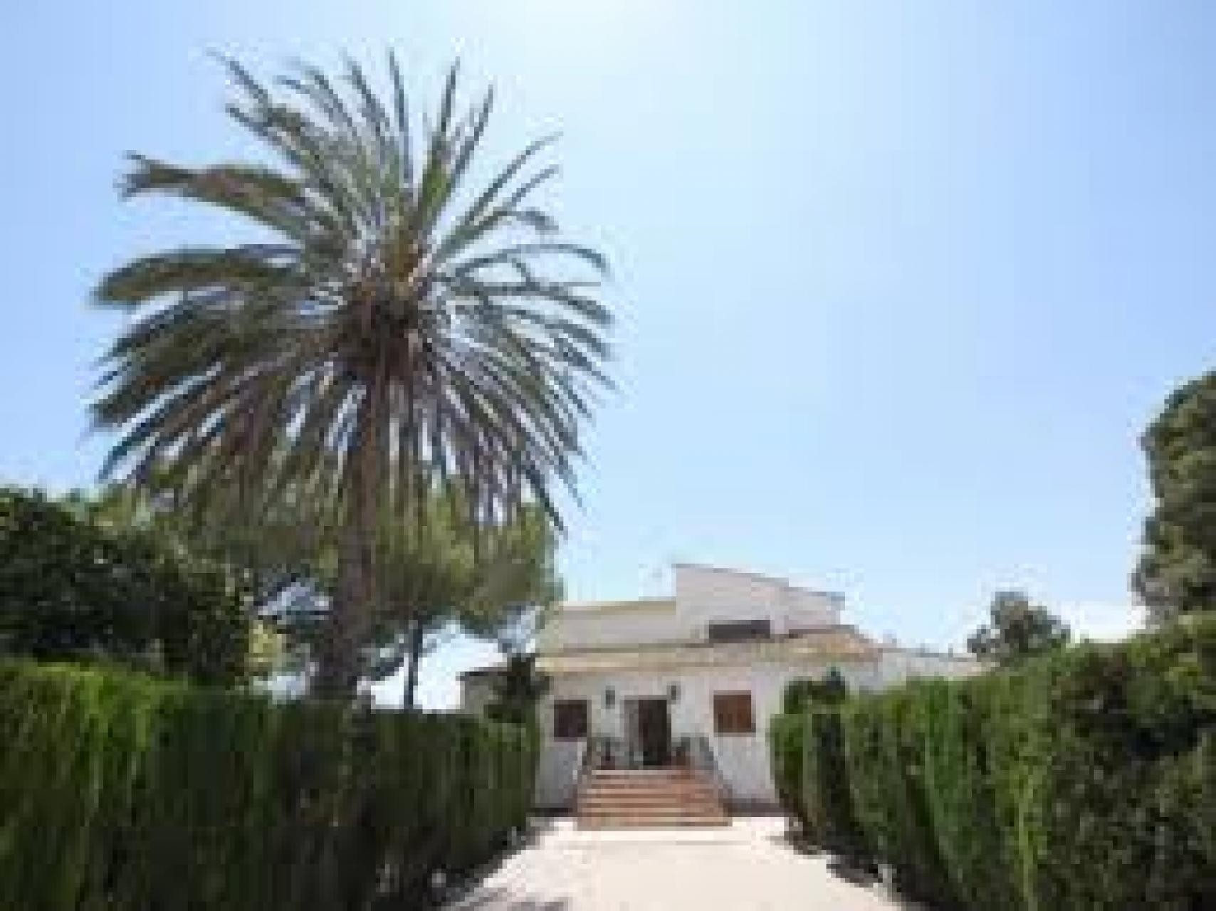 Resale - 5 Bedroom 4 Bathroom Villa in Agost -  - Alicante