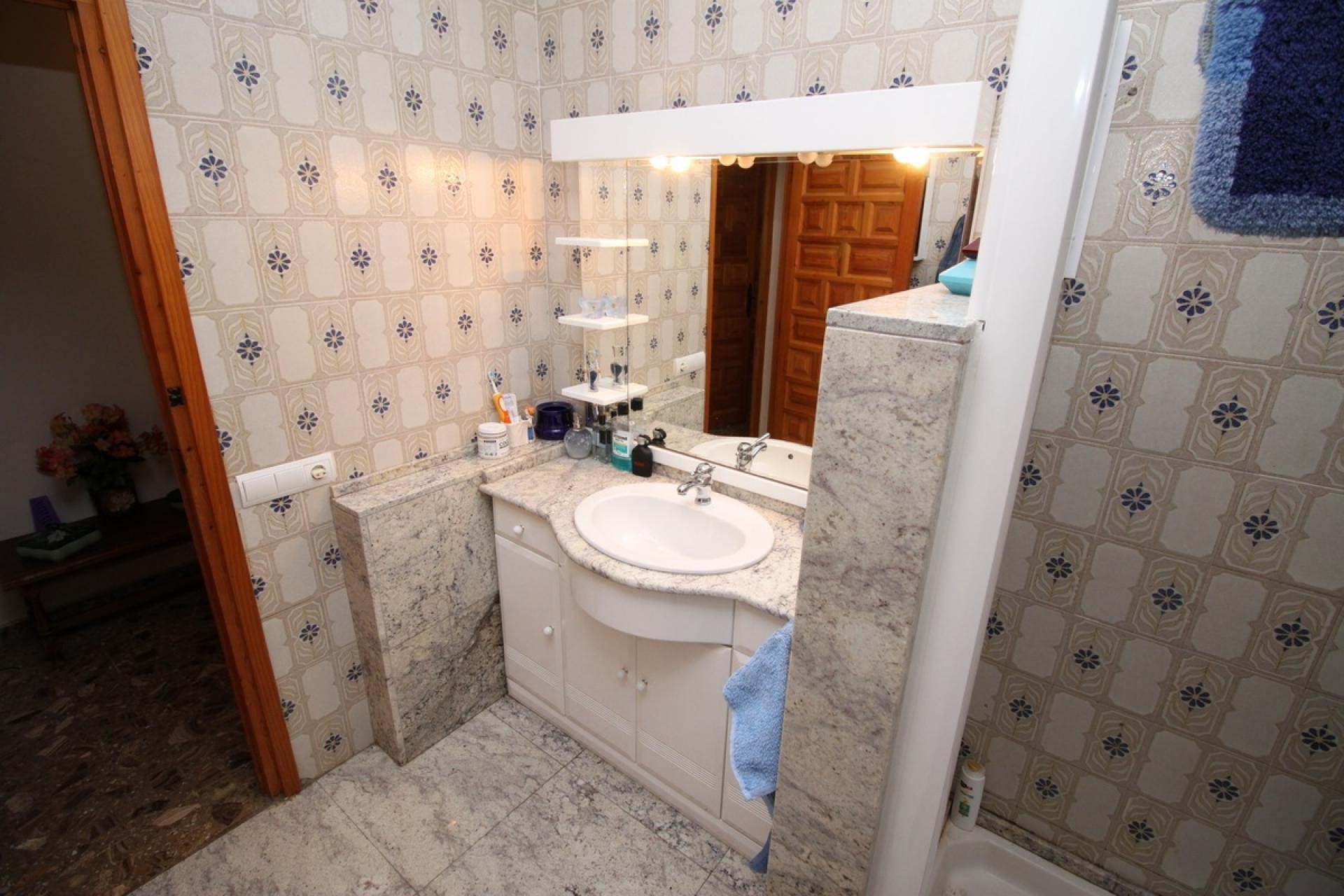 Resale - 5 Bedroom 4 Bathroom Villa in Agost -  - Alicante