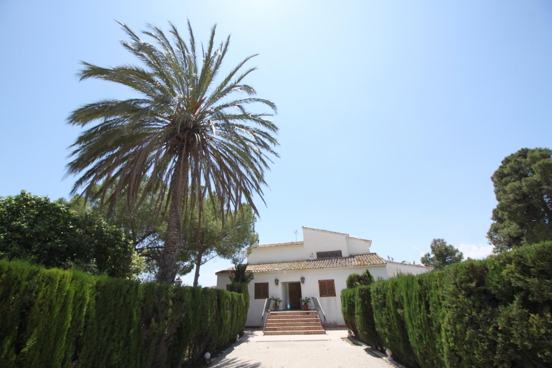 Resale - 5 Bedroom 4 Bathroom Villa in Agost -  - Alicante