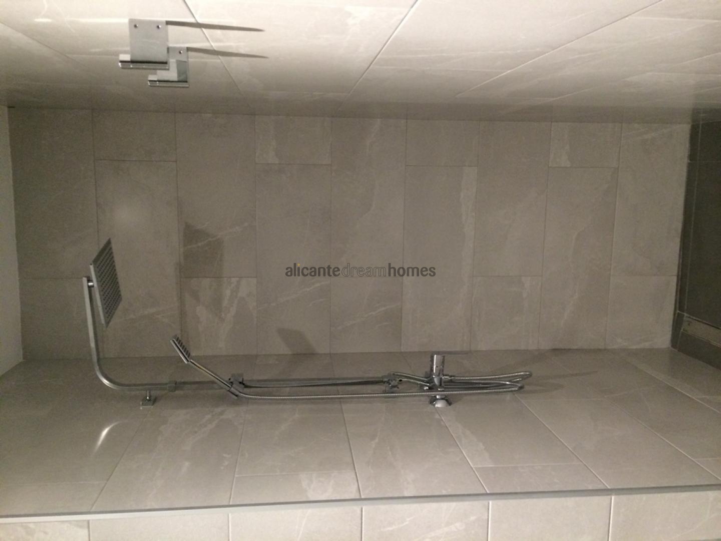 Resale - 4 Bedroom 3 Bathroom Villa in Pinoso -  - Alicante