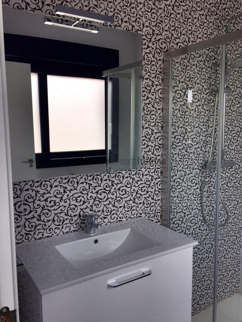 Resale - 4 Bedroom 3 Bathroom Villa in Pinoso -  - Alicante
