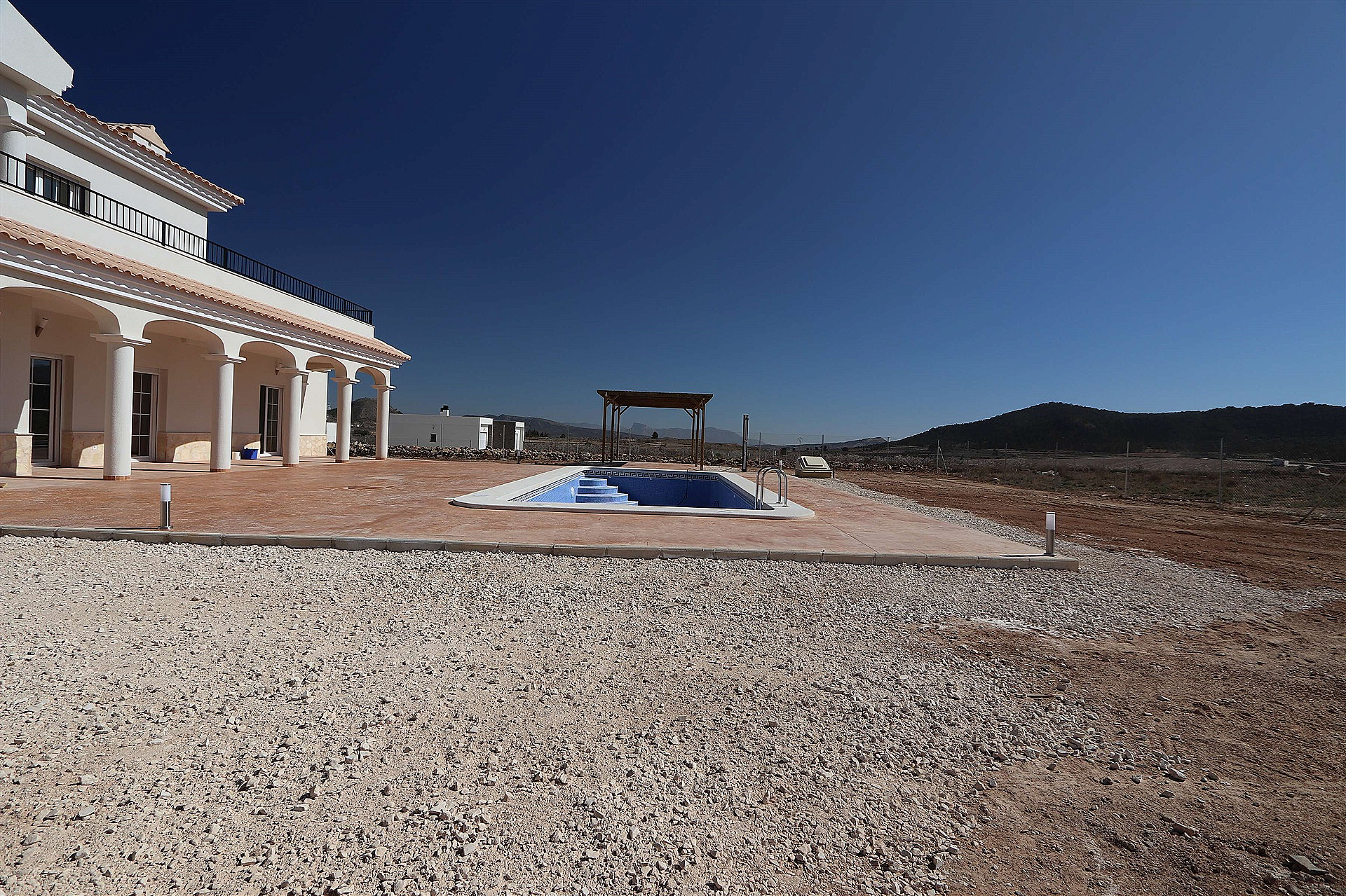 Resale - 4 Bedroom 3 Bathroom Villa in Pinoso -  - Alicante
