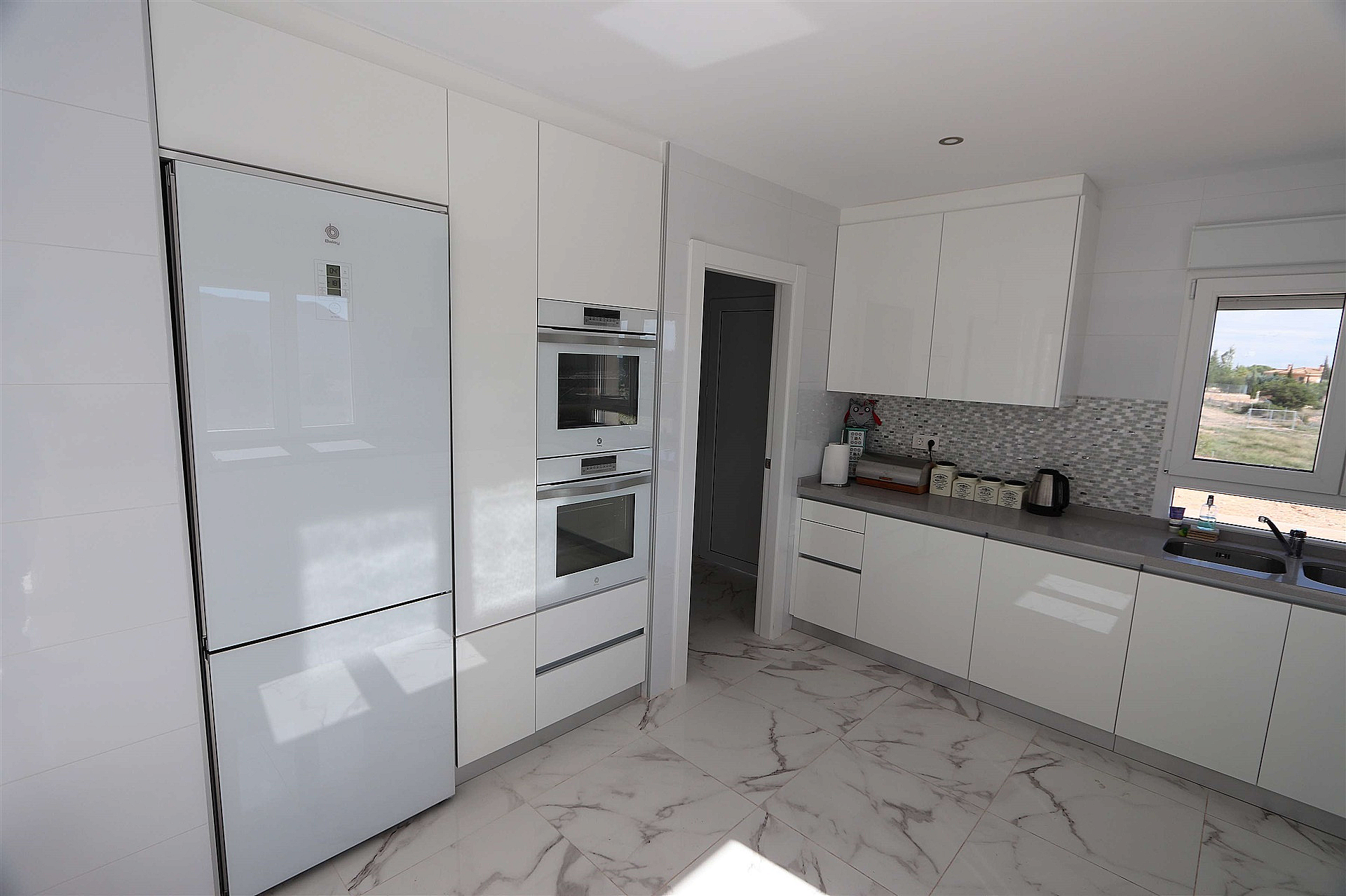 Resale - 4 Bedroom 3 Bathroom Villa in Pinoso -  - Alicante