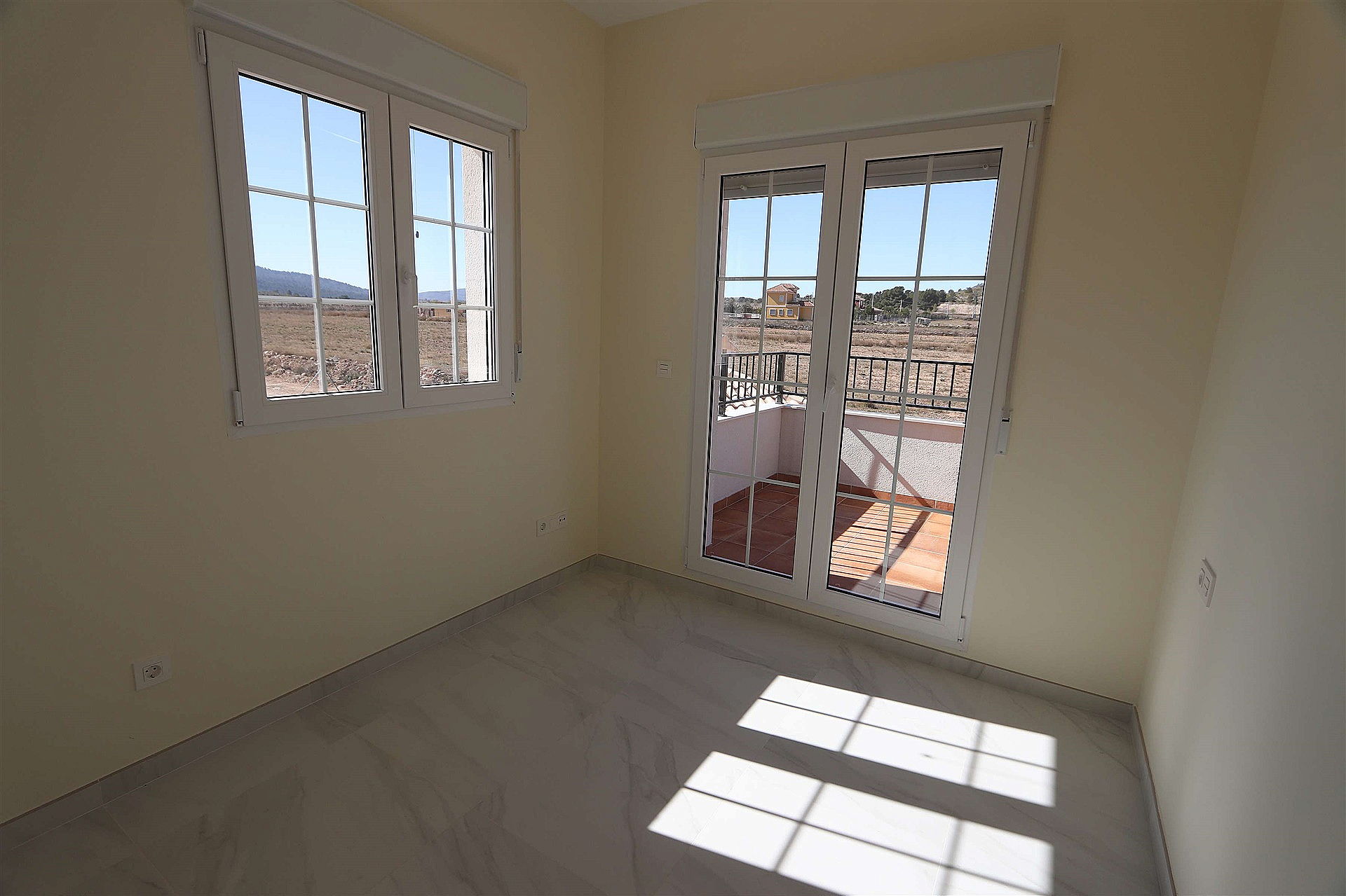 Resale - 4 Bedroom 3 Bathroom Villa in Pinoso -  - Alicante